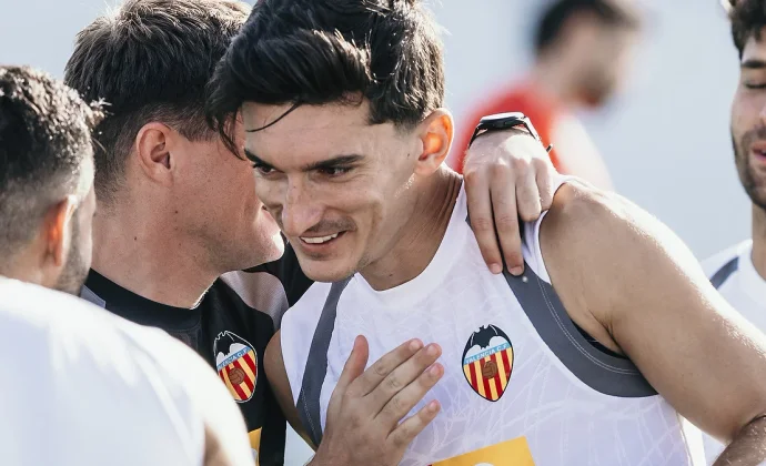 Corberán rompe la defensa de cinco y devuelve a Pepelu al centro del campo