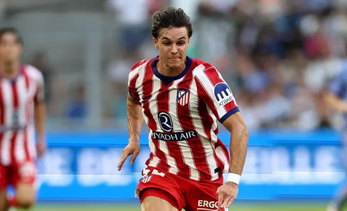 Arnau Ortiz no podrá jugar en Anfield por una sanción que arrastra desde 2024