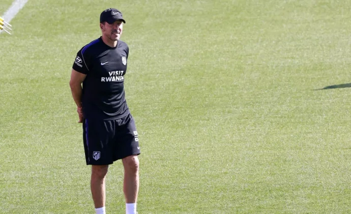 Simeone prueba once con Cuti Romero y Julián Alvarez para Anfield
