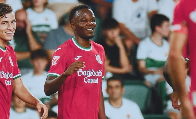 Ochieng se abre paso a toda velocidad