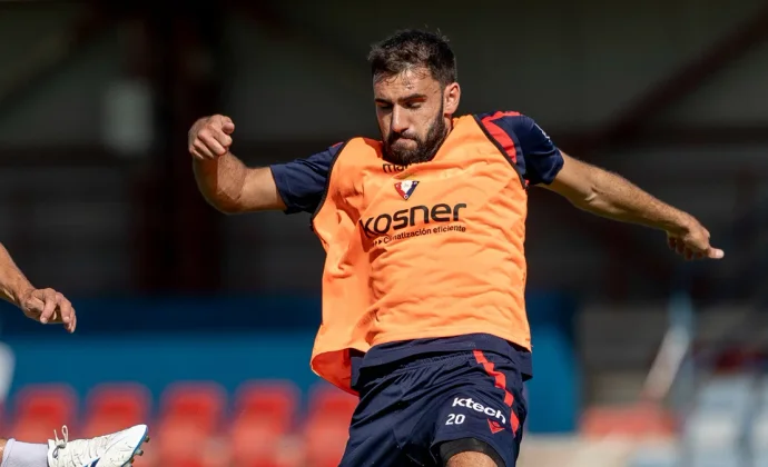 Noticias de Navarra apunta a Rockson y Del Castillo como principales novedades en el once de Osasuna
