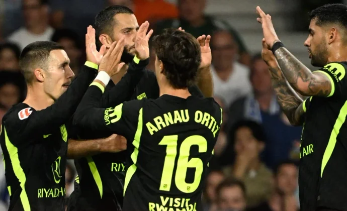 El Atlético ahoga las penas en una ráfaga final