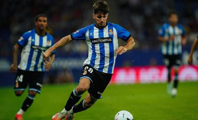 Javi Hernández accede al olimpo del último pase