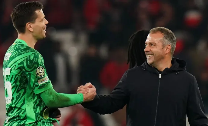 Las palabras de Flick llevan a Szczesny.