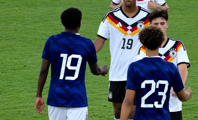 Tape encuentra con Francia Sub-20 los minutos que le faltan en el Levante