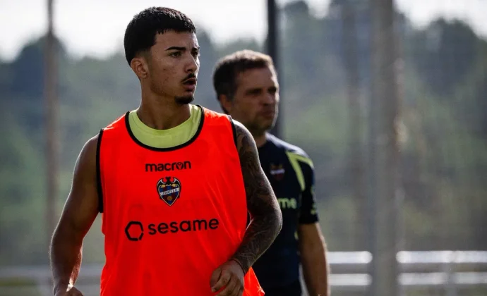 El Levante completa otra sesión pendiente de Etta Etong, Sotelo y Ndukwe