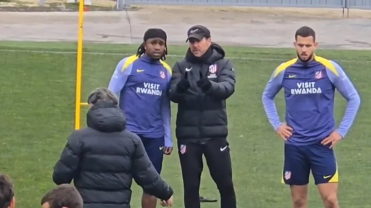 Simeone ensaya once con Lookman para la Copa en una sesión sin Barrios ni Sorloth