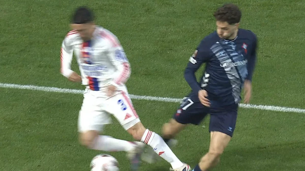 El O. Lyon se queda con uno menos