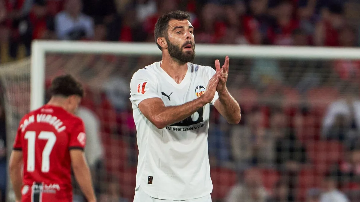 Javi Guerra y Rioja se ganan desde el banquillo volver al once titular